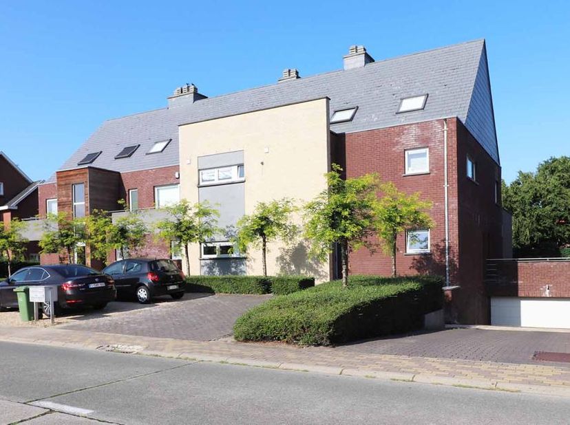 Instapklaar en goed onderhouden gelijkvloers hoekappartement, gelegen in Residentie Kristoffel, nabij centrum Bocholt met alle faciliteiten op wandela